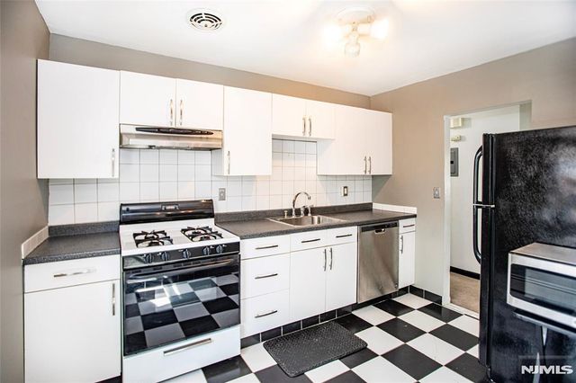1130 Valley Road 2B, Wayne, NJ 07470