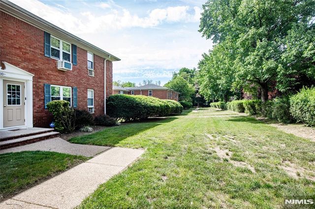 1130 Valley Road 2B, Wayne, NJ 07470