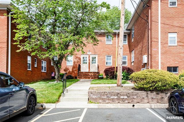 1130 Valley Road 2B, Wayne, NJ 07470
