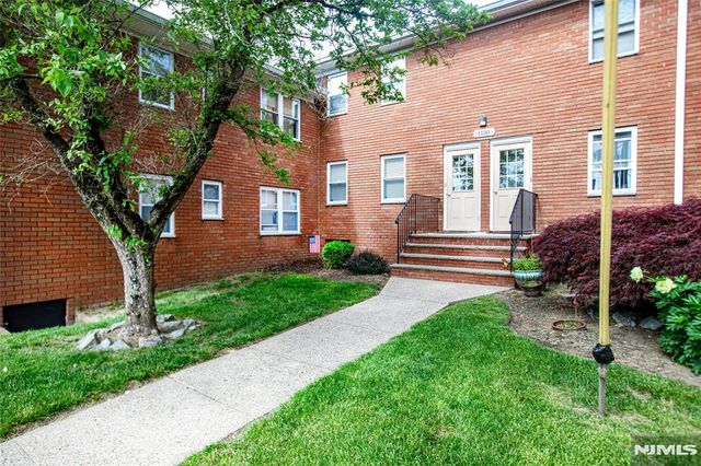 1130 Valley Road 2B, Wayne, NJ 07470