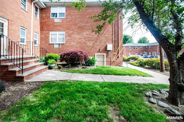 1130 Valley Road 2B, Wayne, NJ 07470