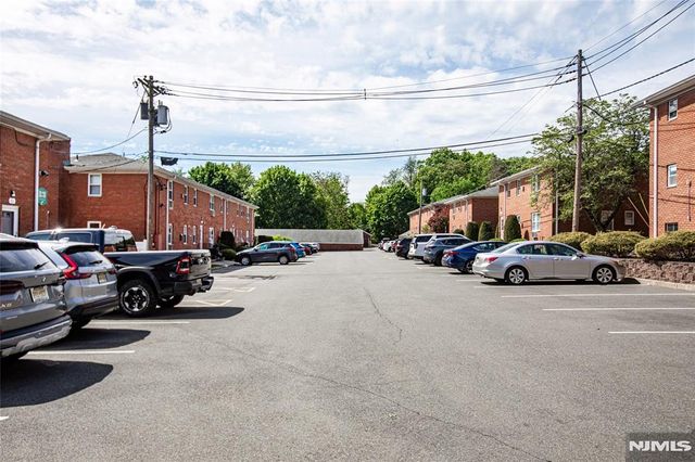 1130 Valley Road 2B, Wayne, NJ 07470