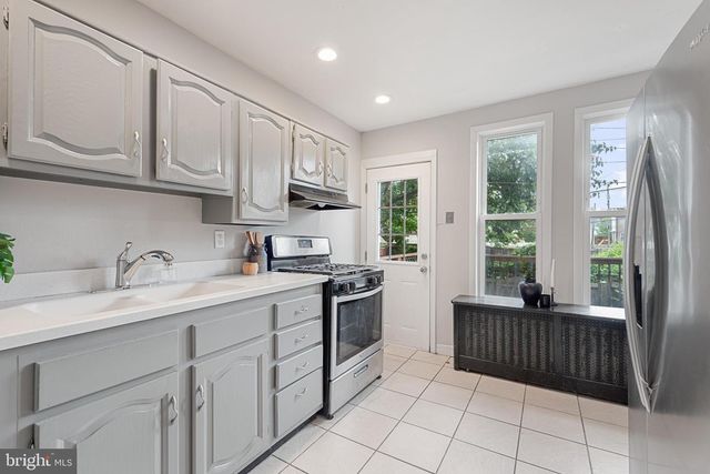 130 E RANDALL ST, Baltimore, MD 21230