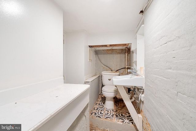 130 E RANDALL ST, Baltimore, MD 21230