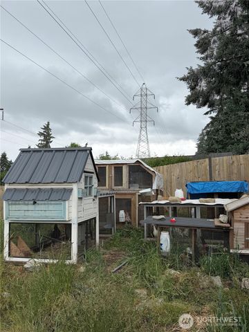 15716 46th Avenue E, Tacoma, WA 98446