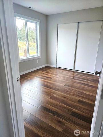 15716 46th Avenue E, Tacoma, WA 98446