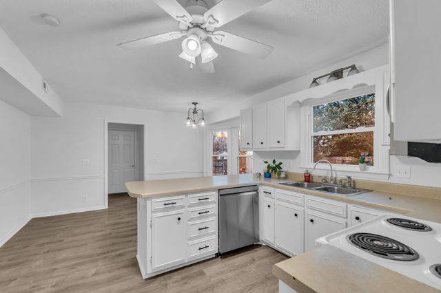 2440 Laurel Hill Ct, Murfreesboro, TN 37129