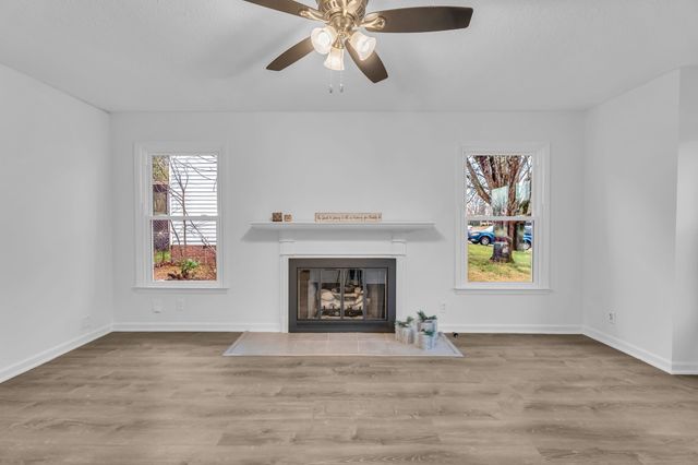 2440 Laurel Hill Ct, Murfreesboro, TN 37129