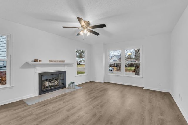 2440 Laurel Hill Ct, Murfreesboro, TN 37129