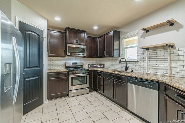 9827 SELESTAT PT, Schertz, TX 78154
