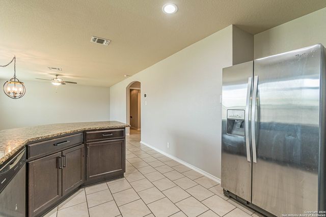 9827 SELESTAT PT, Schertz, TX 78154