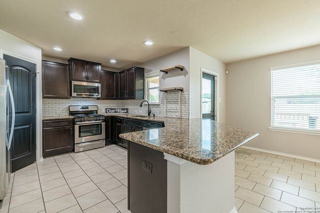 9827 SELESTAT PT, Schertz, TX 78154