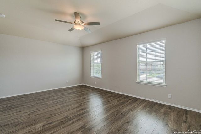 9827 SELESTAT PT, Schertz, TX 78154