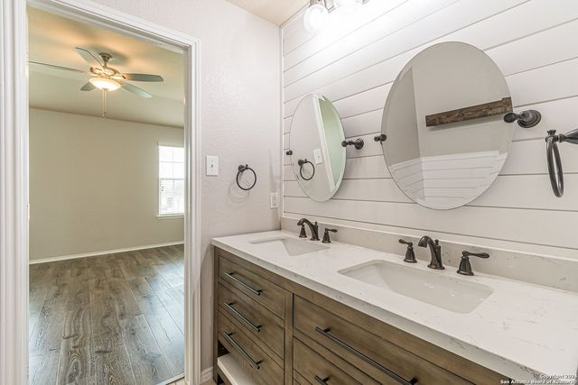 9827 SELESTAT PT, Schertz, TX 78154