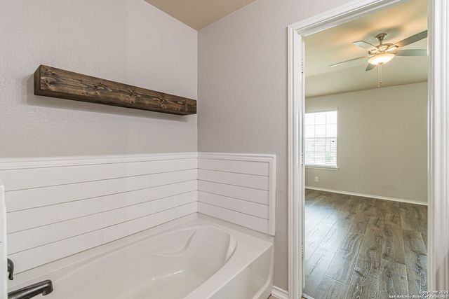 9827 SELESTAT PT, Schertz, TX 78154