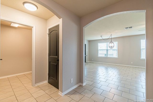 9827 SELESTAT PT, Schertz, TX 78154