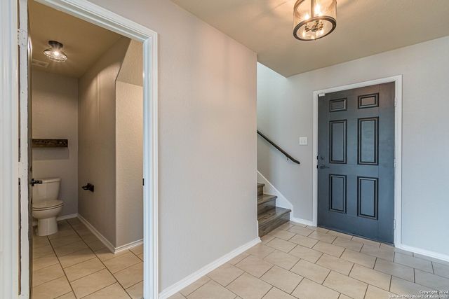 9827 SELESTAT PT, Schertz, TX 78154