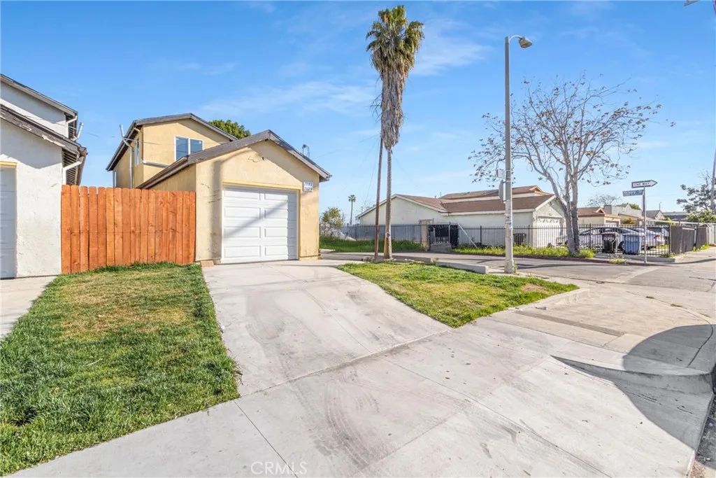2027 E 105th, Los Angeles, CA 90002