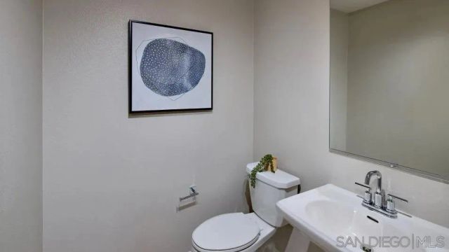 881 Obediah Loop 4, Chula Vista, CA 91911