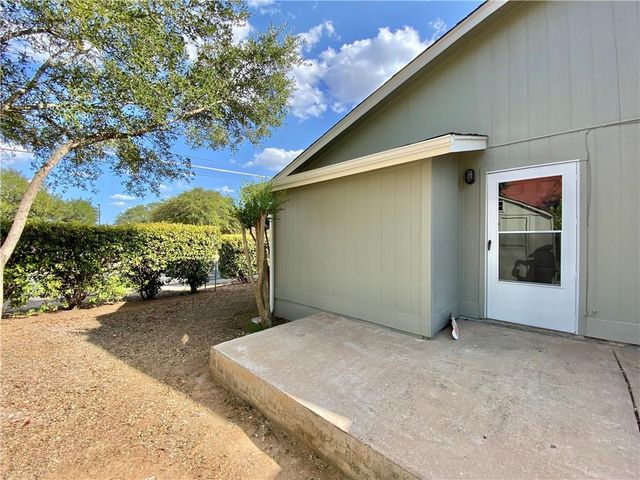 2110 Blue Meadow B, Austin, TX 78744