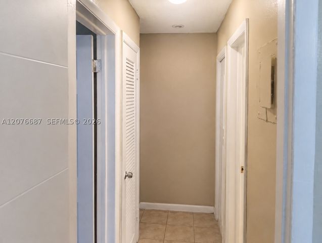 7380 NW 38th St 3, Davie, FL 33024