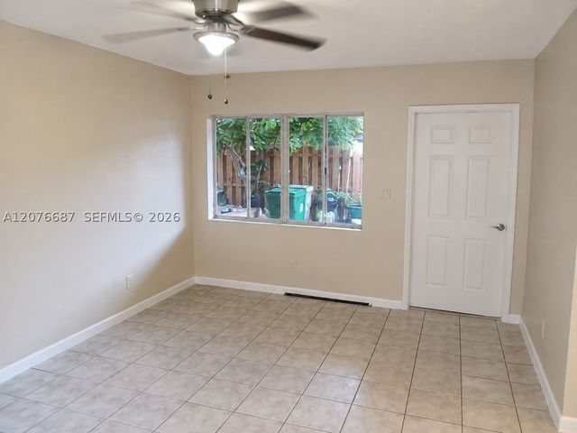 7380 NW 38th St 3, Davie, FL 33024