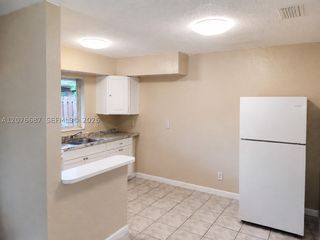 7380 NW 38th St 3, Davie, FL 33024