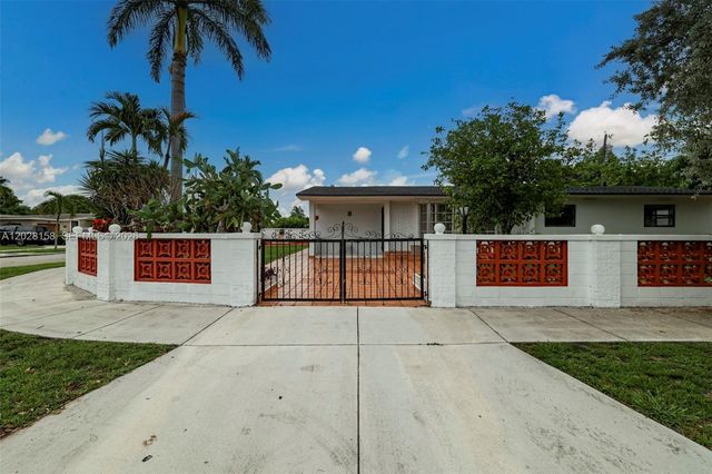 790 W 73rd Place, Hialeah, FL 33014