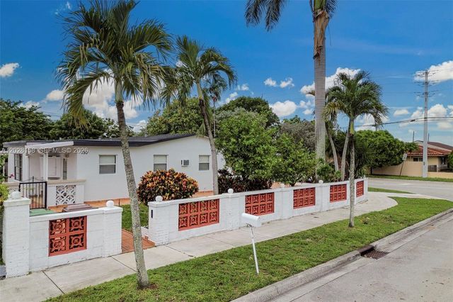 790 W 73rd Place, Hialeah, FL 33014