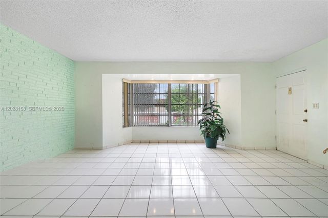 790 W 73rd Place, Hialeah, FL 33014