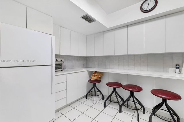790 W 73rd Place, Hialeah, FL 33014