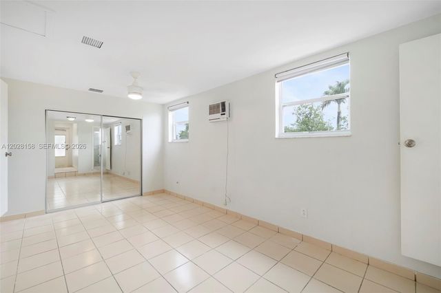 790 W 73rd Place, Hialeah, FL 33014
