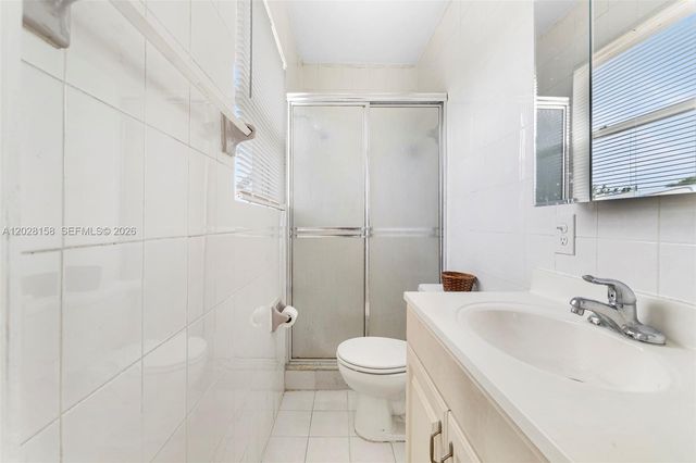 790 W 73rd Place, Hialeah, FL 33014
