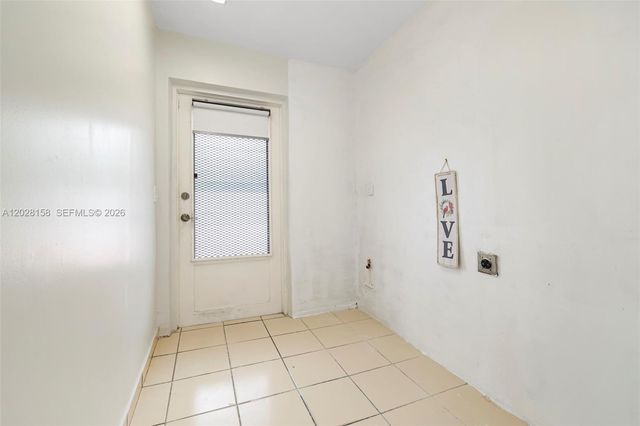790 W 73rd Place, Hialeah, FL 33014