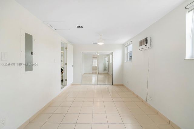 790 W 73rd Place, Hialeah, FL 33014
