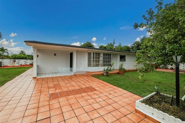 790 W 73rd Place, Hialeah, FL 33014