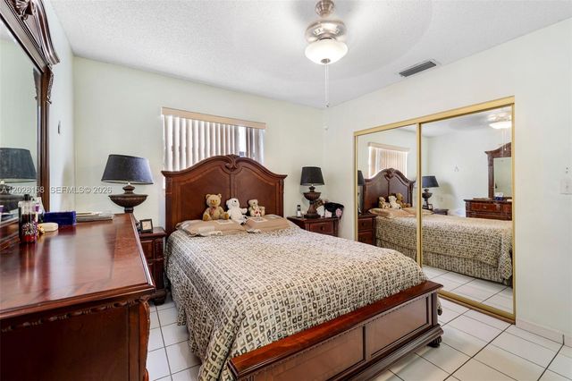 790 W 73rd Place, Hialeah, FL 33014