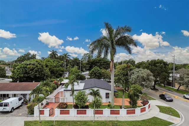 790 W 73rd Place, Hialeah, FL 33014