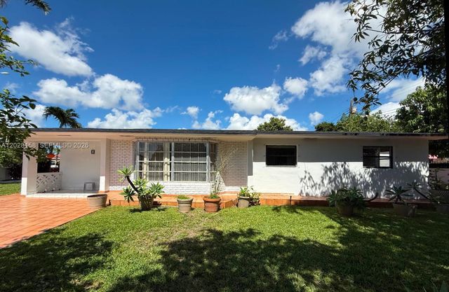 790 W 73rd Place, Hialeah, FL 33014