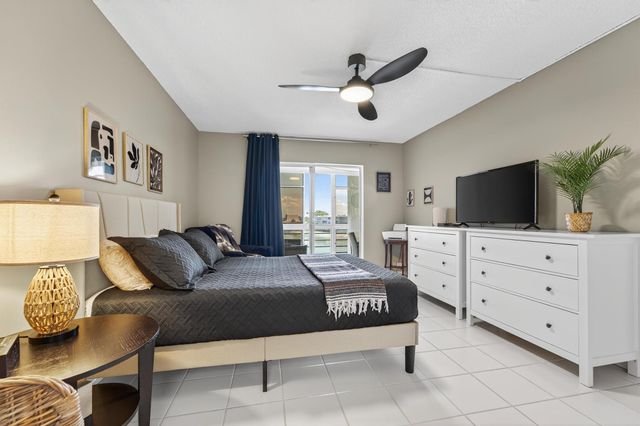 2724 N Garden Drive 403, Lake Worth, FL 33461