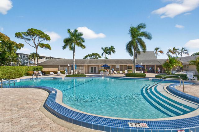 2724 N Garden Drive 403, Lake Worth, FL 33461