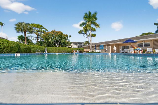 2724 N Garden Drive 403, Lake Worth, FL 33461