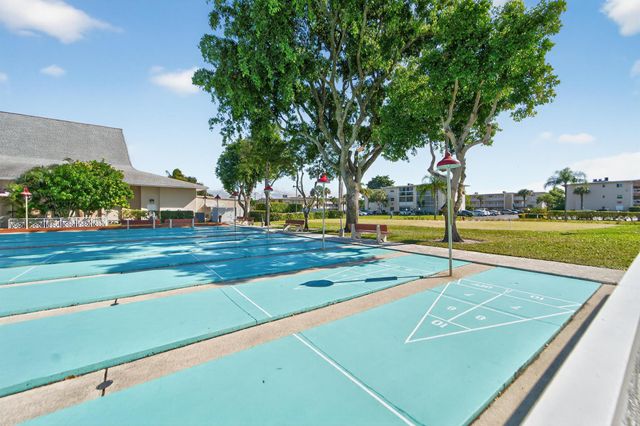 2724 N Garden Drive 403, Lake Worth, FL 33461