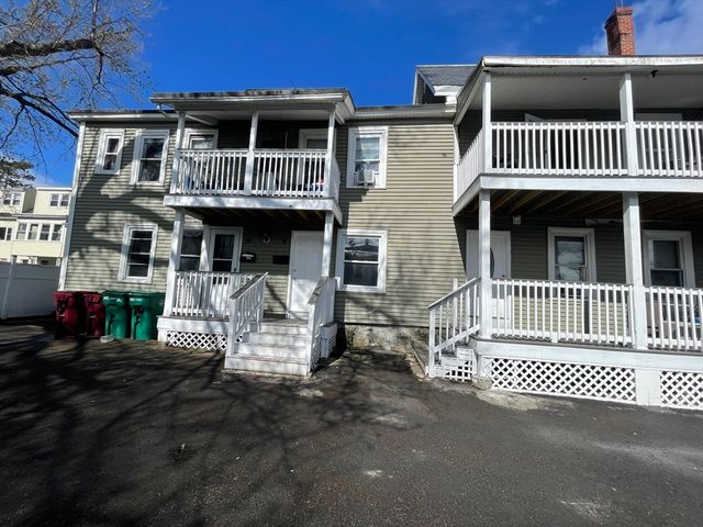 12 Fisher St, Lowell, MA 01850