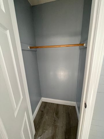 12 Fisher St, Lowell, MA 01850
