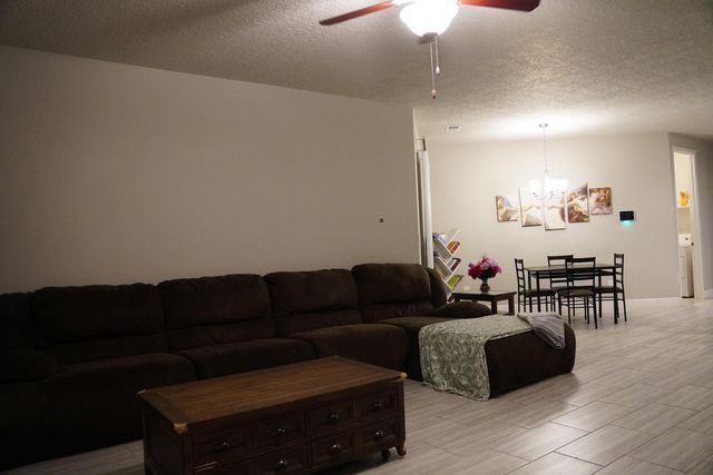 4412 Skyline Loop NE, Rio Rancho, NM 87144