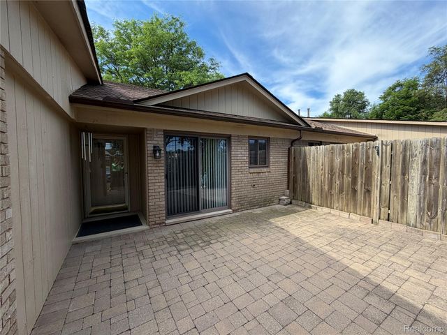 5220 W Utica Road, Shelby Charter Township, MI 48317