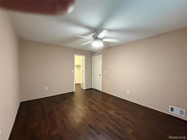 5220 W Utica Road, Shelby Charter Township, MI 48317