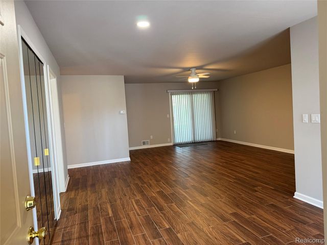 5220 W Utica Road, Shelby Charter Township, MI 48317
