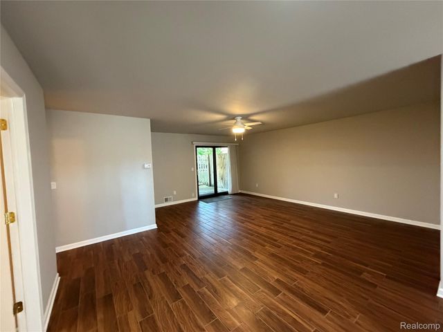 5220 W Utica Road, Shelby Charter Township, MI 48317